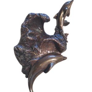 2 DAUPHINS DANS LES VAGUES  20 x 10 cm